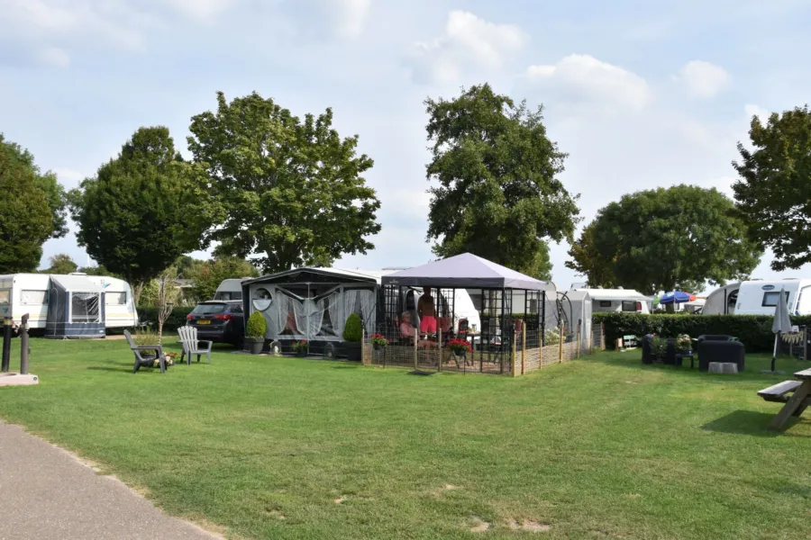 Camping Brielle kampeerplaats Spronsen 12