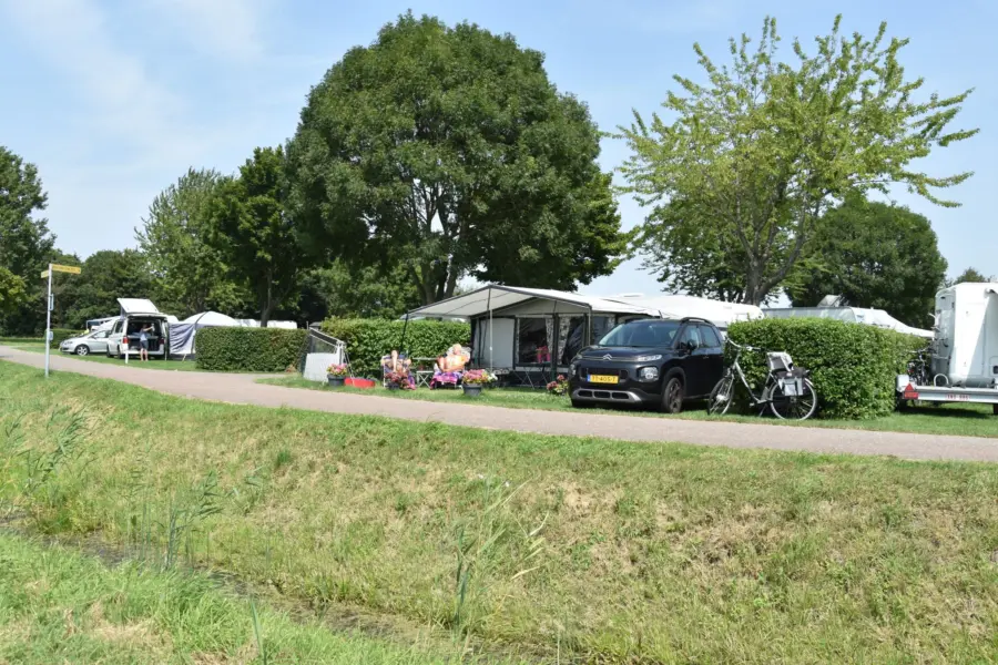 Camping Brielle kampeerplaats Spronsen buitenrand 17