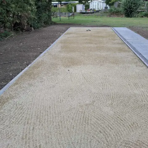 Jeu de boules baan jpg